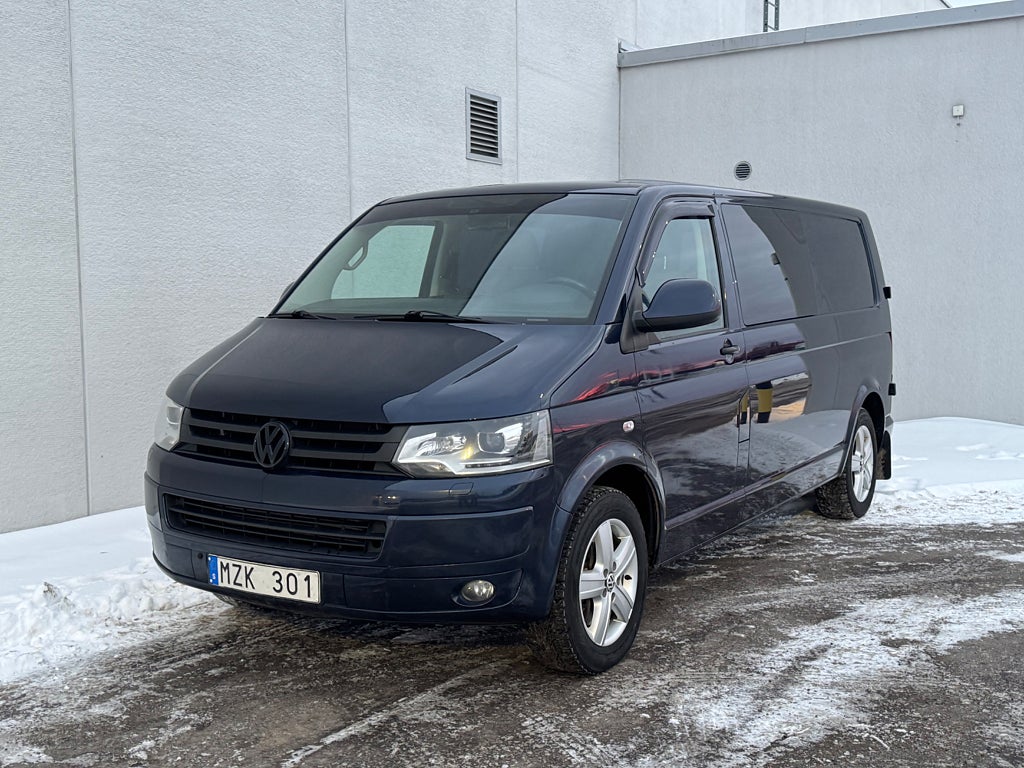 Volkswagen Transporter Kombi T30 2.0 TDI  4Motion  Automat LED/VÄRMARE