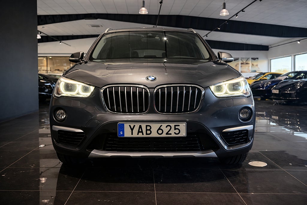 BMW X1 xDrive20d Steptronic xLine Läder Navi Head Up Drag - bild 2