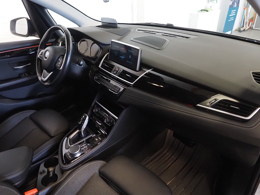 BMW 220 d xDrive Active Tourer Sport line M-Värm Navi Drag 2019