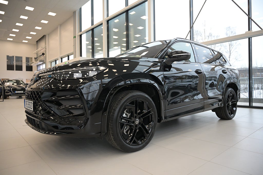 Volkswagen Tayron R-Line *Black Edition*- FULLUTRUSTAD