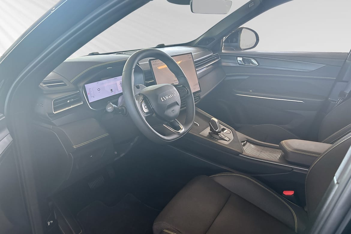 Lynk & Co 01 Core PHEV 2025, bild 5/10
