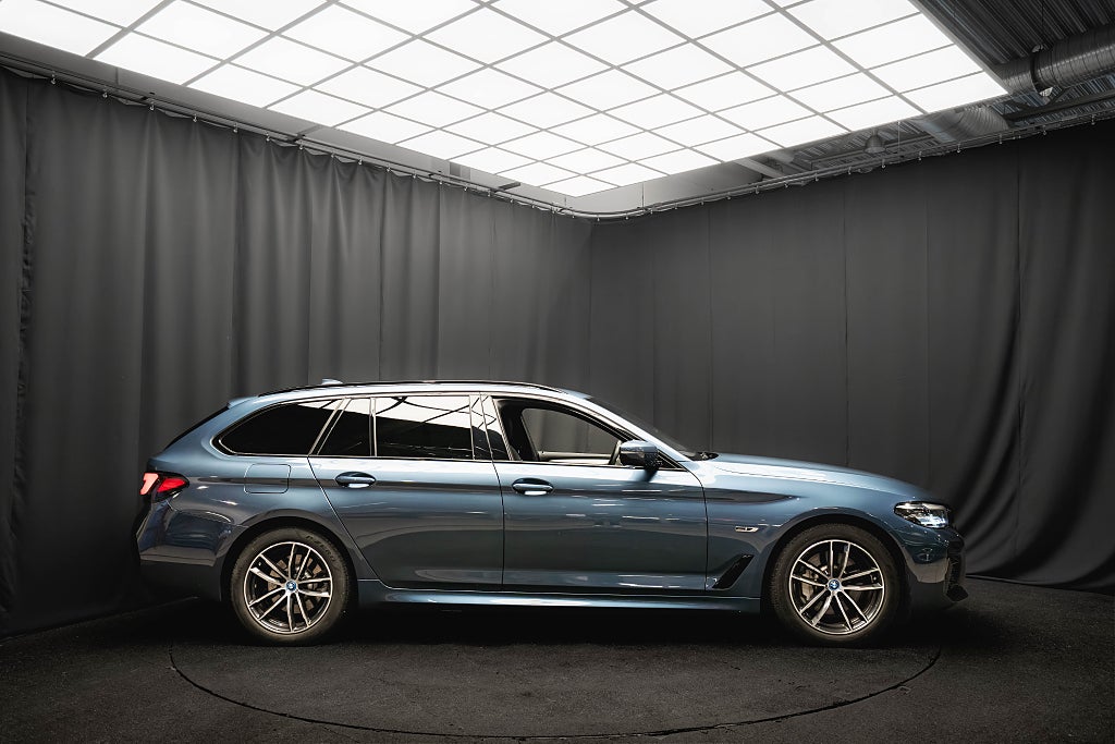 BMW 530e xDrive M Sport LÄDER DRAG 94.3%SoH ADAPTIV-FART MOMS