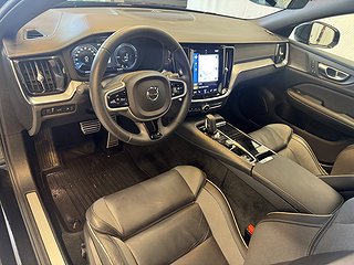 Volvo S60 PLUG-IN T8 AWD R-Design/M-värm/Panorama/Navi/H&K
