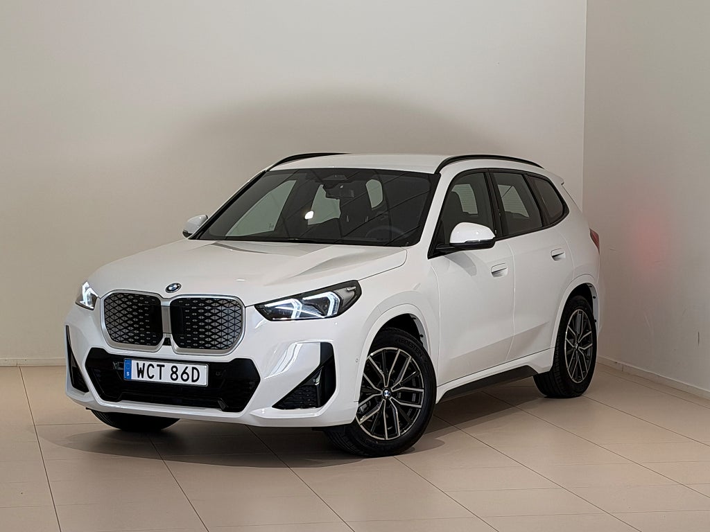 BMW iX1 eDrive20, M-Sport, Driving Plus, Park Plus, Drag, HK