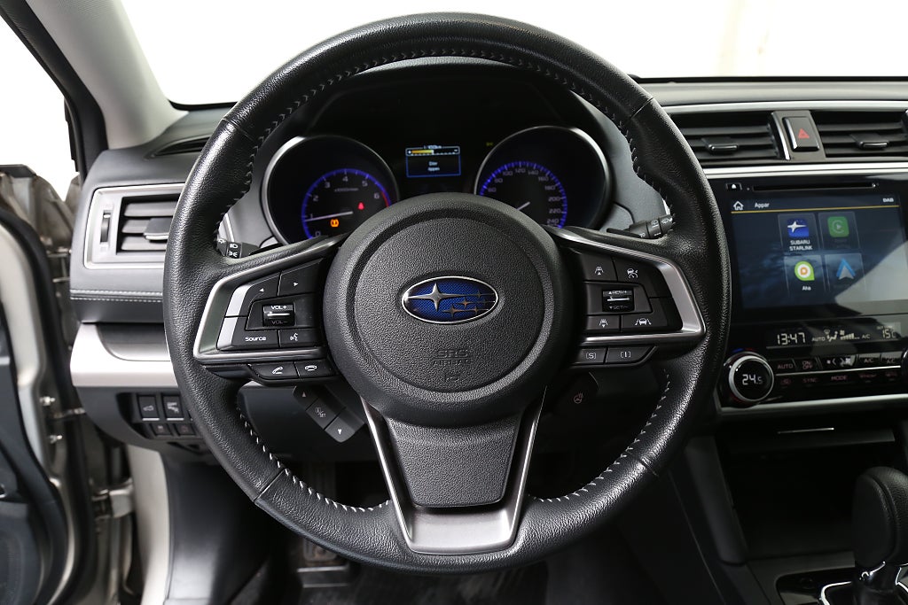 Subaru Outback 2,5i 175hk Summit AWD Taklucka H/K Skinn Drag 2019