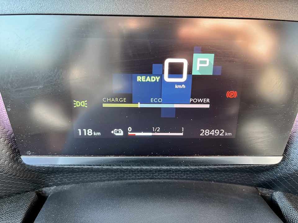 Bild på Citroën e-C4 Shine 50kWh 136hk Aut B-KAMERA CARPLAY