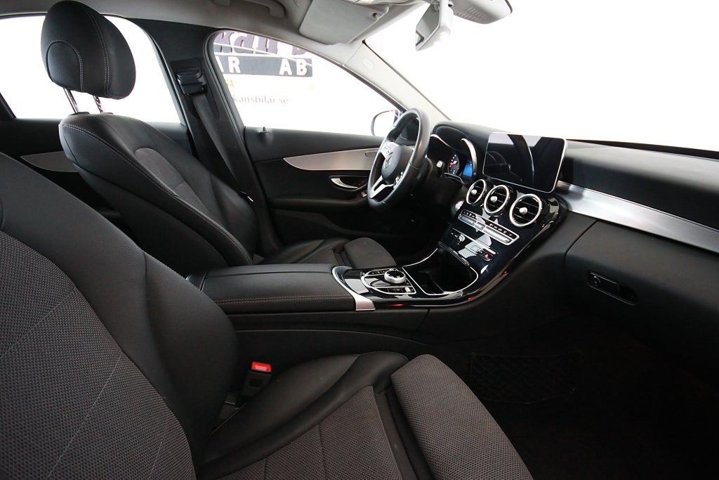 Mercedes-Benz C 2019 - miniatyr 3
