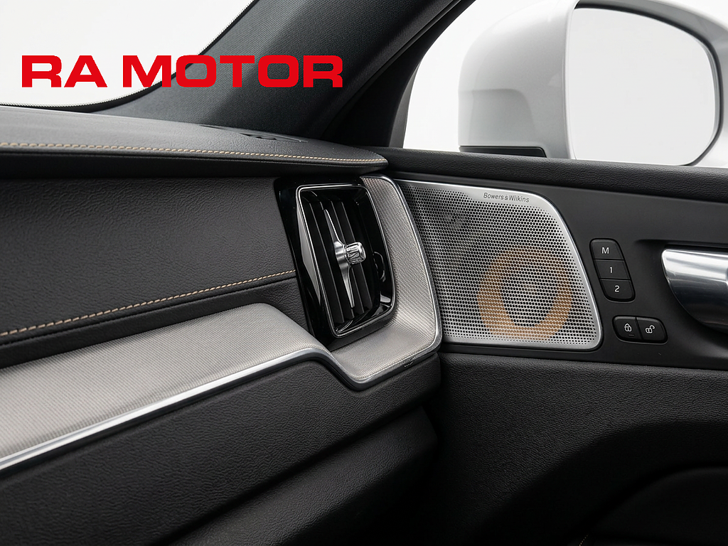 Volvo XC60 T5 250hk R-Design | B&W | Drag | 360° | Navi | HUD | 2019