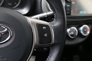 Halvkombi Toyota Yaris 16 av 25