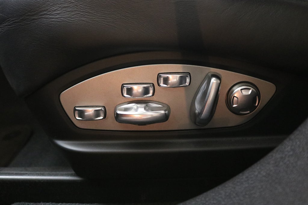 Porsche Panamera 2012 - miniatyr 8