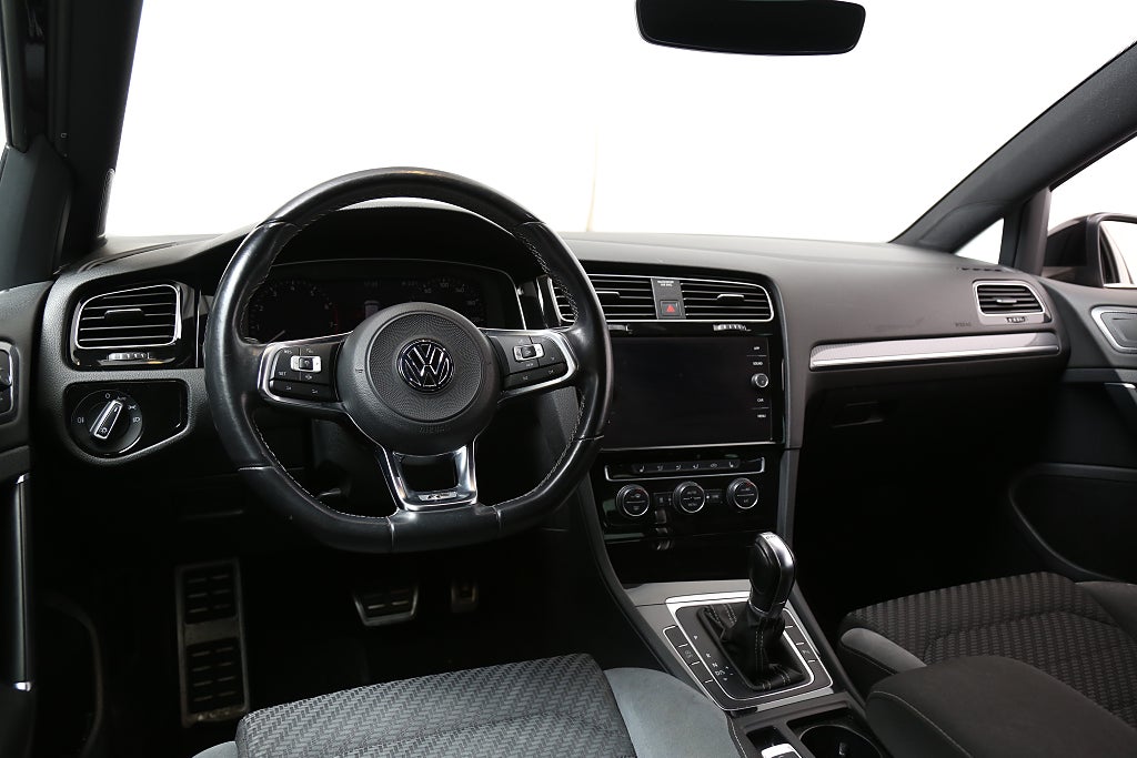 Volkswagen Golf 1,5 TSI R-Line DSG Sportscombi Cockpit Värmare Drag 2019