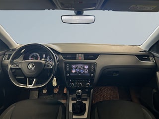 Skoda Octavia Kombi 1.0 TSI Ambition Drag/B-Värm/S&V-Däck/Låg Skatt – bild 8
