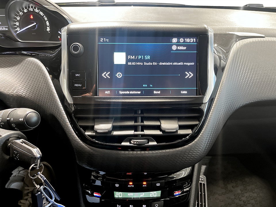 Bild på Peugeot 208 Allure 5D 1.2 PT 83hk BACKSENSORER