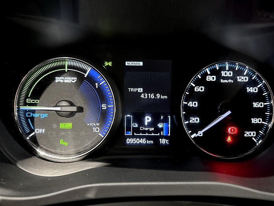 Bild på Mitsubishi Outlander S-Edition PHEV 224hk Aut 4WD - B-KAMERA,ELSTOL,NAV