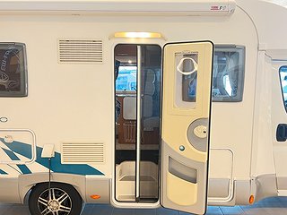 Husbil-halvintegrerad Rimor Europeo 91 Plus 4 av 29