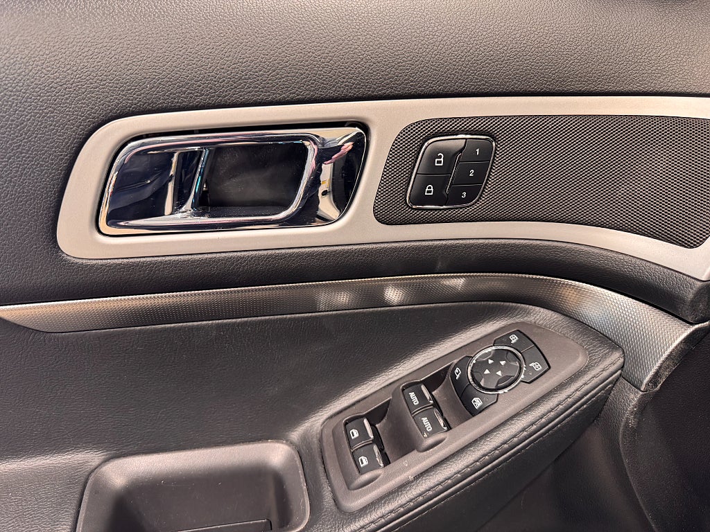 Ford Explorer 2013 - miniatyr 20