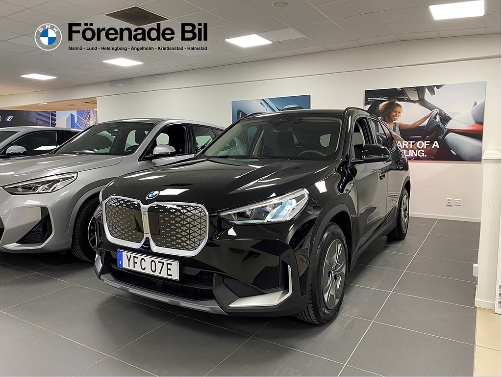 BMW iX1 xDrive30 Adaptiv Farthållare Rattvärme Drag 