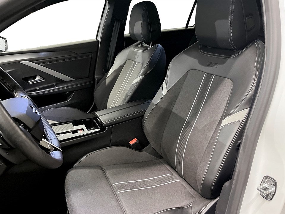 Bild på Opel Astra ST GS 1.2 PT 130hk Aut - 360-KAMERA, CARPLAY