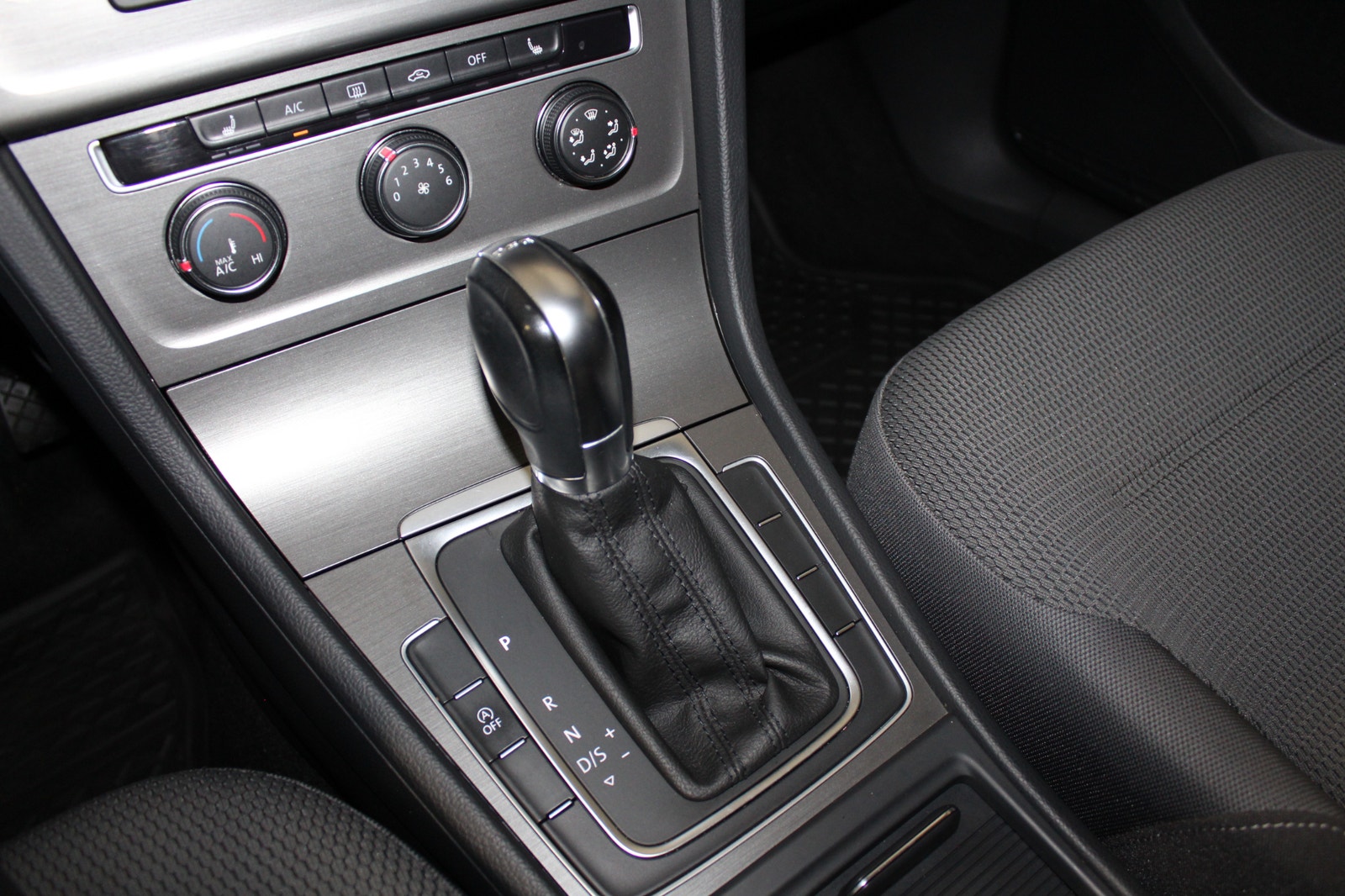 Volkswagen Golf 1.6 TDI 105HK, Drag, Kamrem bytt, DSG 2014 - miniatyr 25