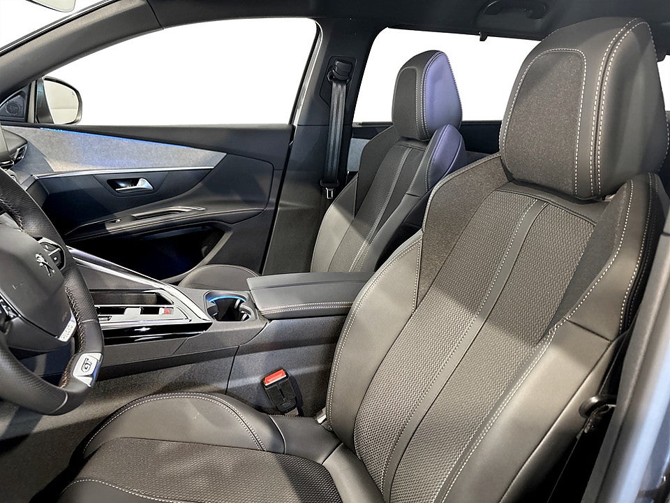 Bild på Peugeot 5008 GT 1.2 PT 130hk Aut 7-SITS DRAG B-KAMERA