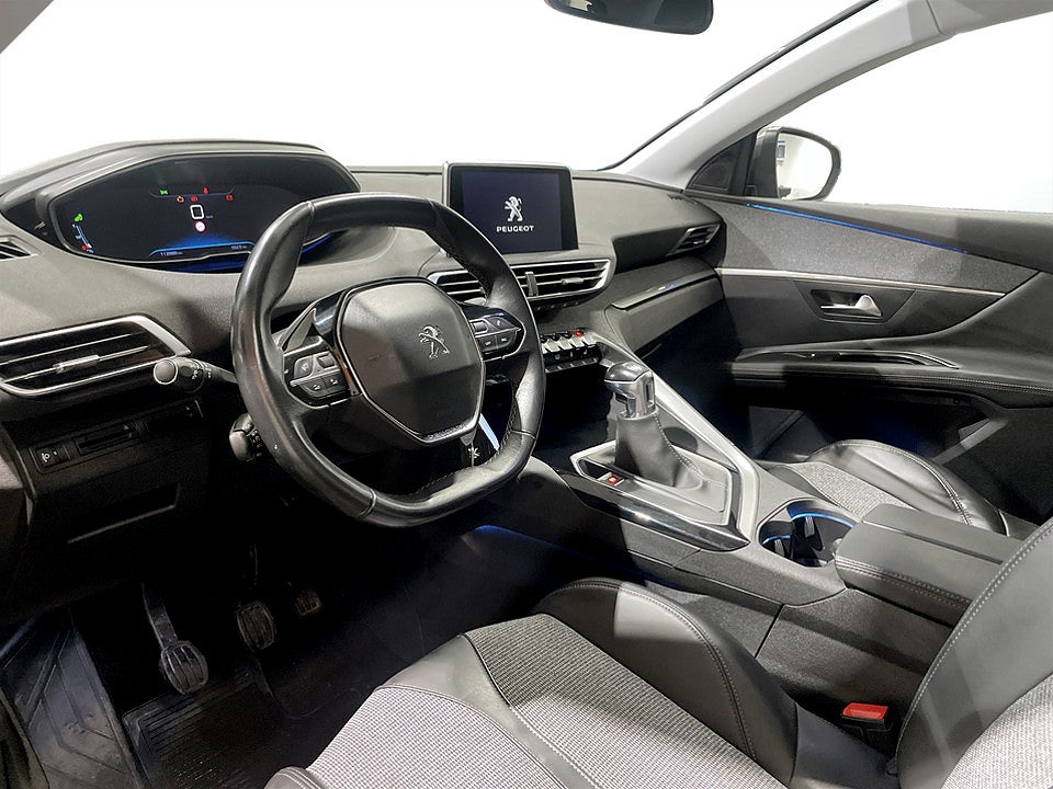 Bild på Peugeot 3008 Allure 1.2 PT 130hk - FARTHÅLLARE