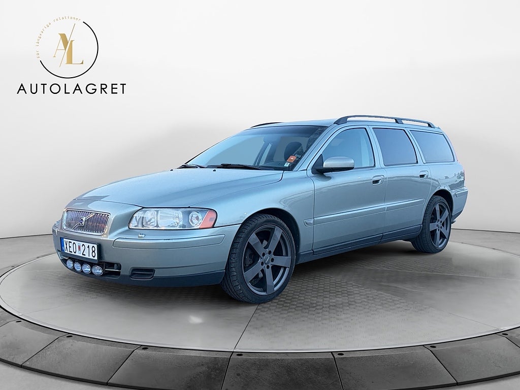 Volvo V70 2.4 Business Automat Extraljus Motorvärmare 140hk
