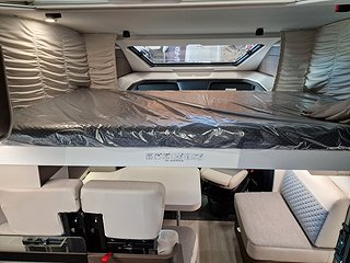 Husbil-halvintegrerad Adria MATRIX SUPREME MB 670 SL 14 av 15