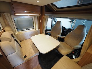 Husbil-halvintegrerad Carado T 449 8 av 22