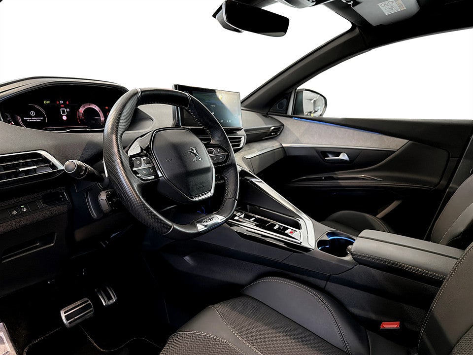 Bild på Peugeot 5008 GT 1.2 PT 130hk Aut 7-SITS B-KAMERA CARPLAY