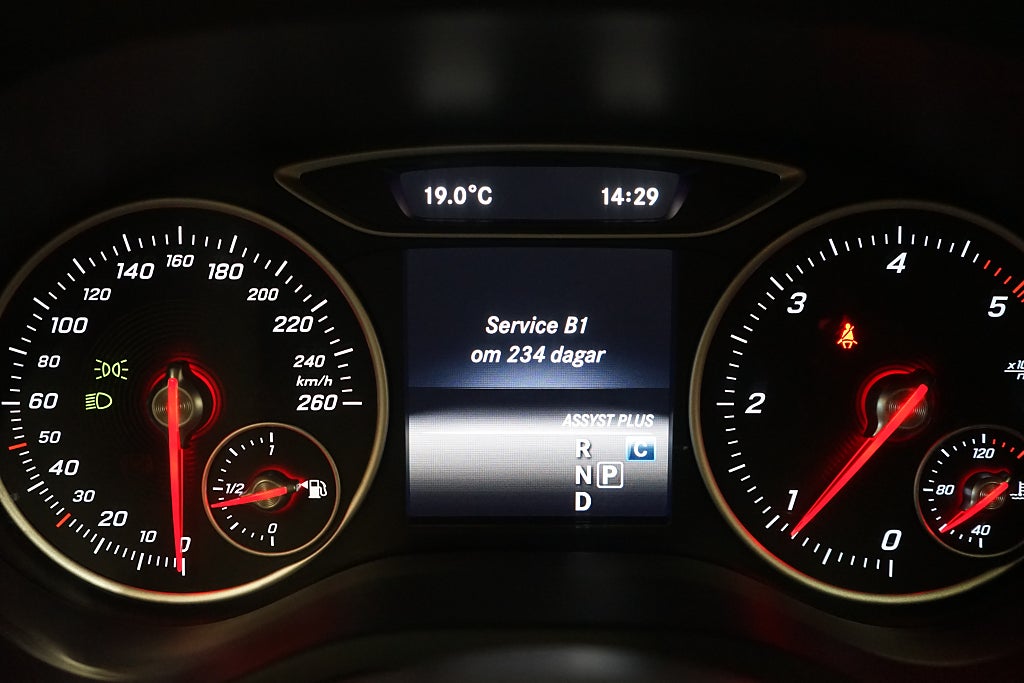 Mercedes-Benz B 180 d Urban Dragkrok B-kamera 109hk
