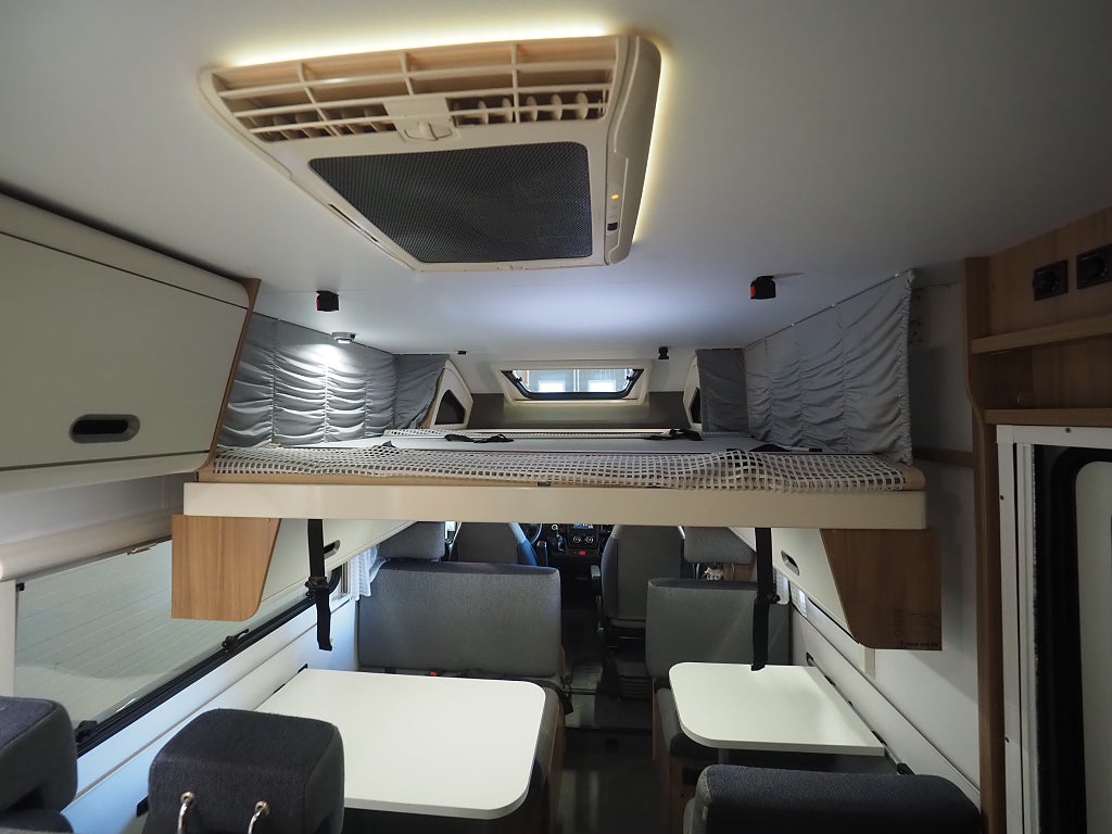 Sun Living S 70 DK AC I 6 bälten I 6 bäddar I 3500kg I B-kort 2018