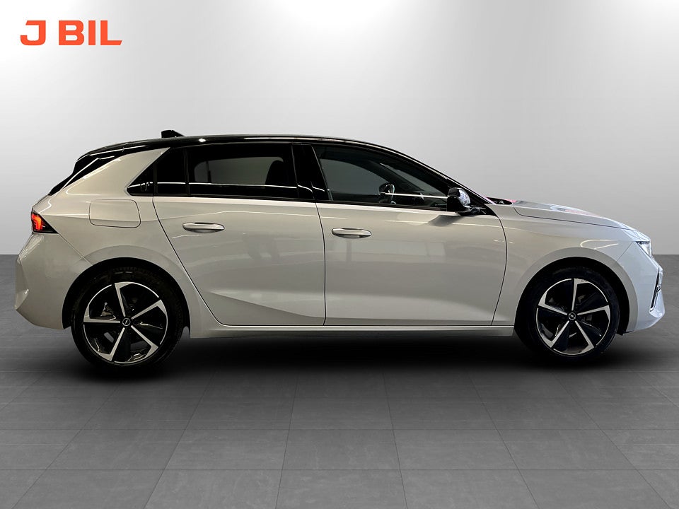 Bild på Opel Astra 5D GS 1.2 PT 130hk Aut 360-KAMERA RATTVÄRME