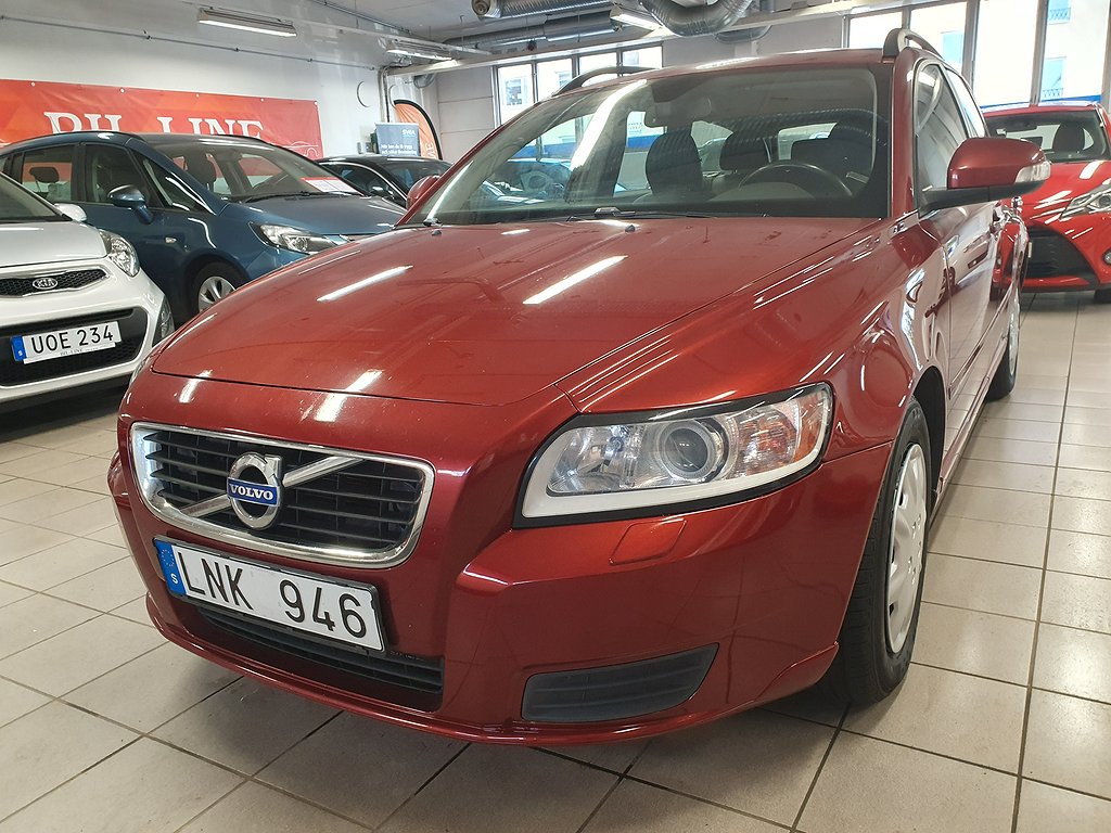 Volvo V50 D2 Kinetic Euro 5 NYSERVAD SKINNINREDNING