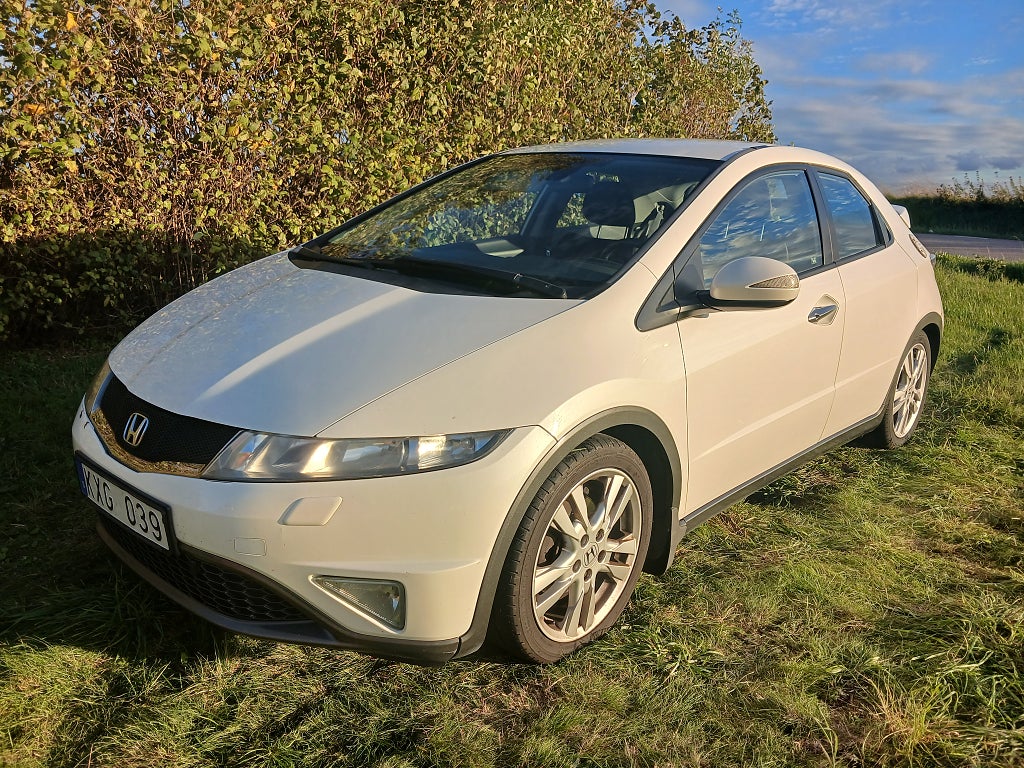 Honda Civic 5-dörrar 1.8 i-VTEC Sport Euro 5