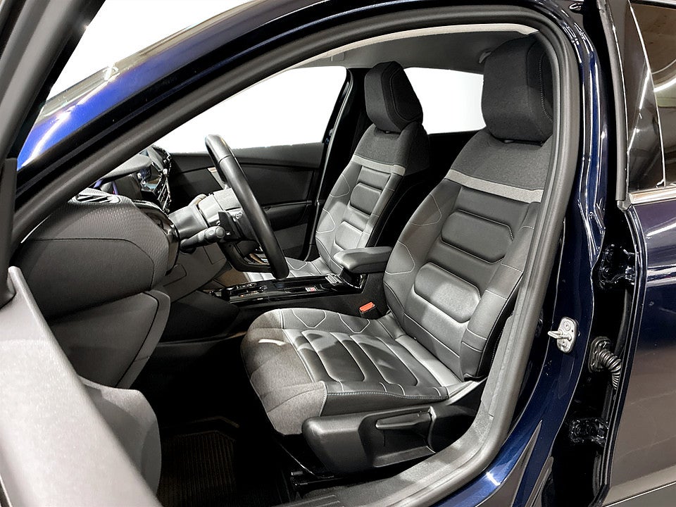 Bild på Citroen C4 Shine 1.2 PT 130hk Aut NAVI CARPLAY
