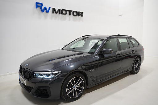 BMW 530e xDrive Touring 292hk M Sport Cockpit HiFi Drag B-kamera