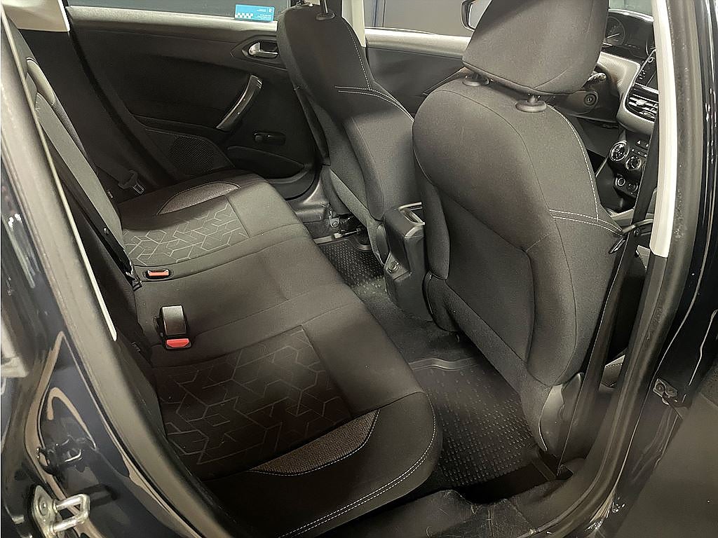 Bild på Peugeot 2008 Active 1.2 PT VTi 82hk - DRAG