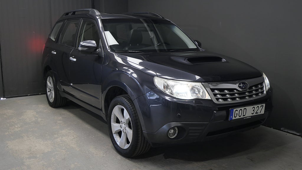 Subaru Forester 2.0 4WD Taklucka Drag Keyless PDC Bluetooth Backkamera