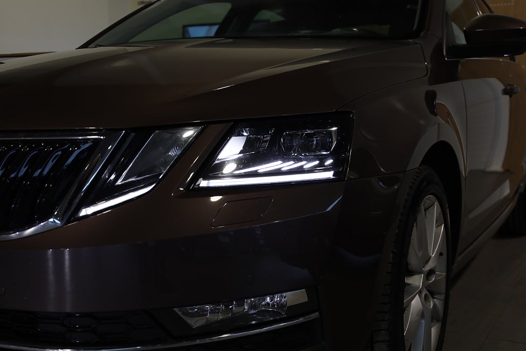 Skoda Octavia 1.0 TSI Navi Värmare Kamera Canton Carplay 2018