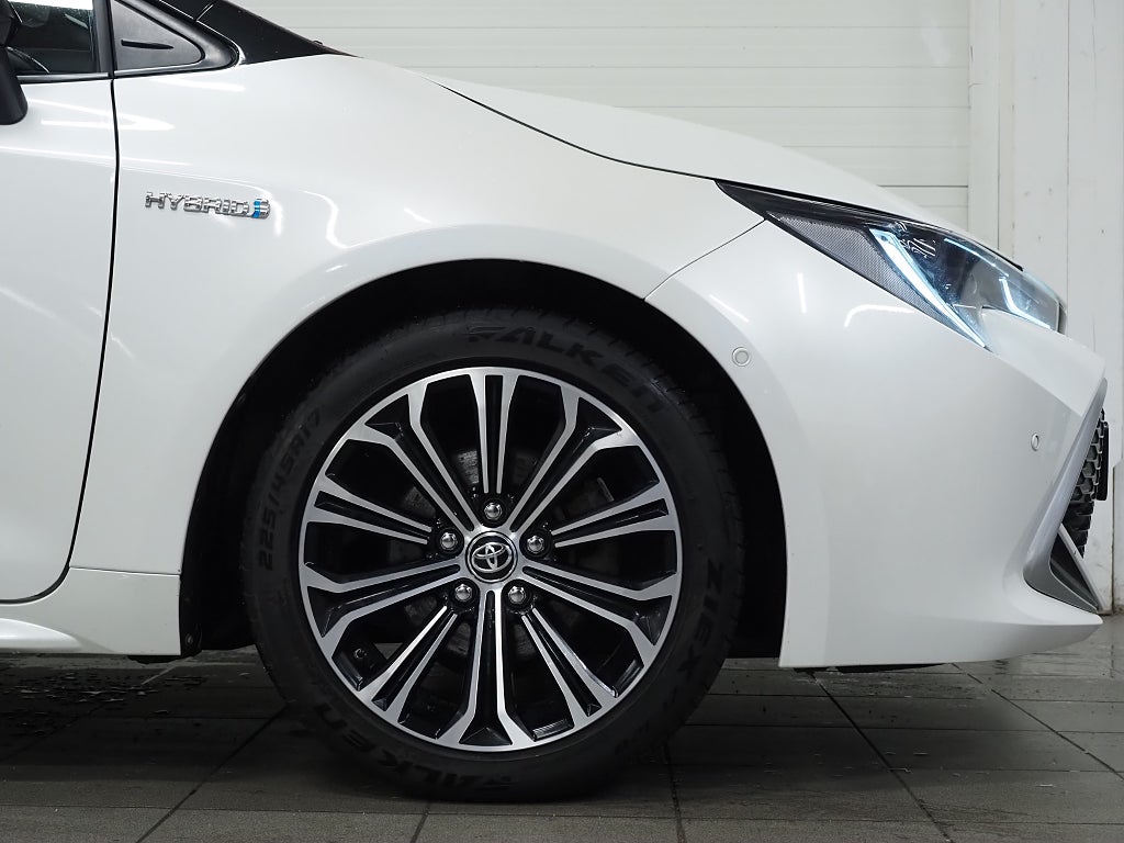 Toyota Corolla Touring Sports Hybrid e-CVT 122hk Executive Kamera HUD 2020