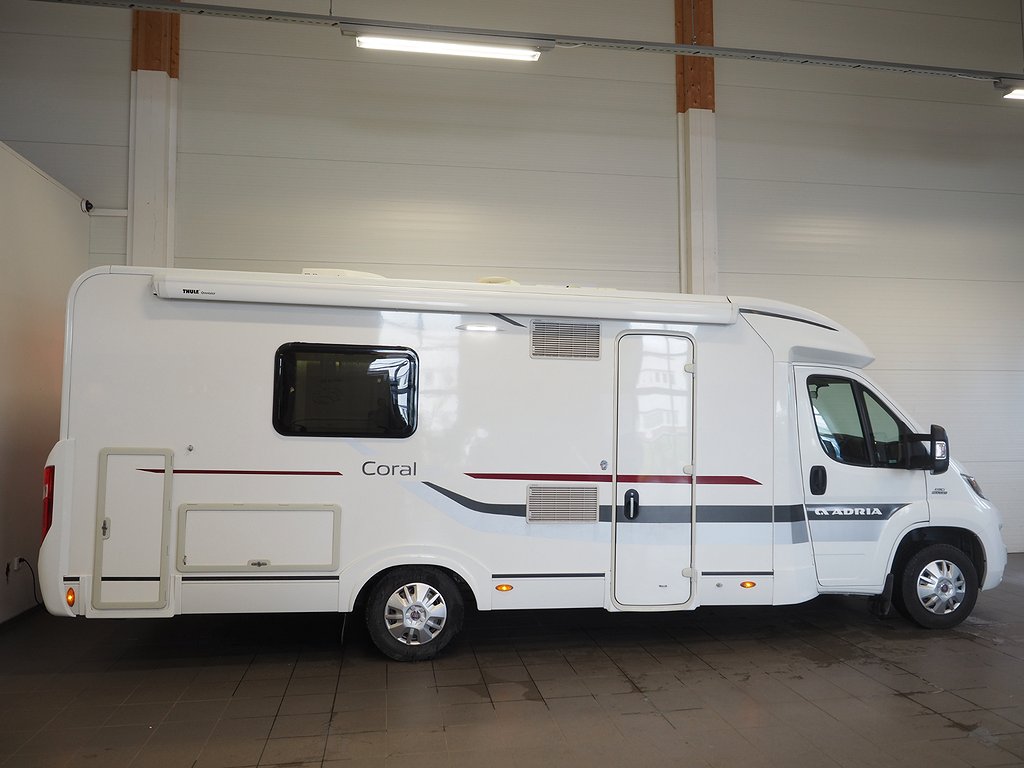 Adria Coral S 670 SLT Axess AC markis Cykelställ 2015