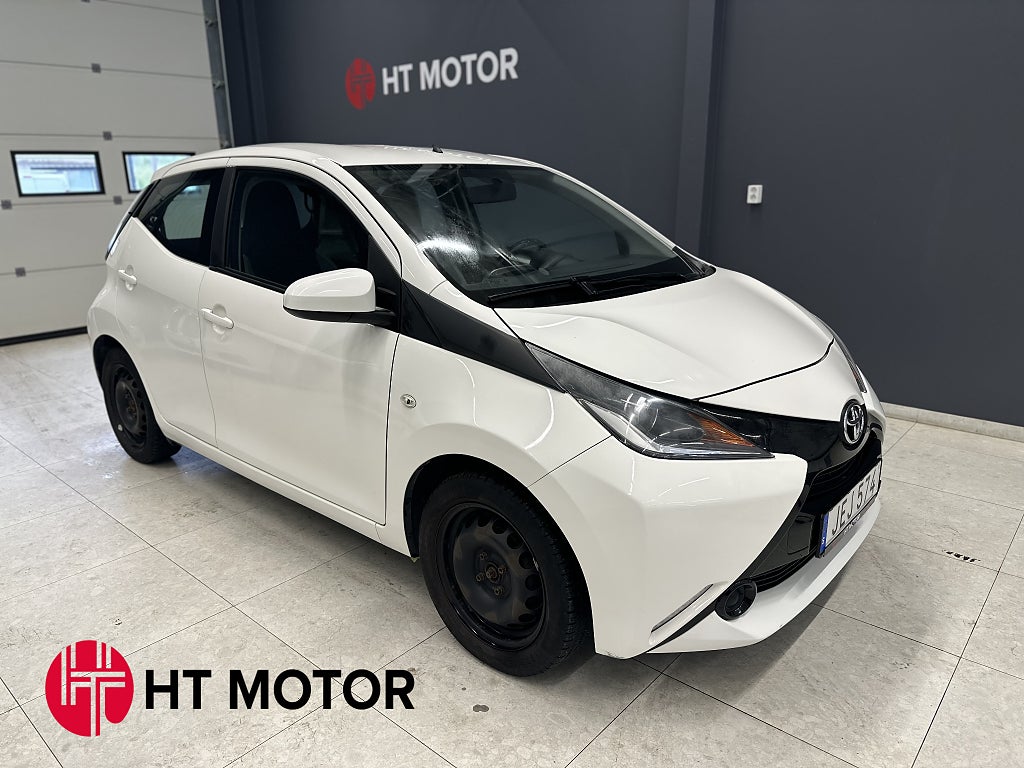 Toyota Aygo 5-dörrar 1.0 VVT-i X-PLAY Touch motor & Kupé värmare
