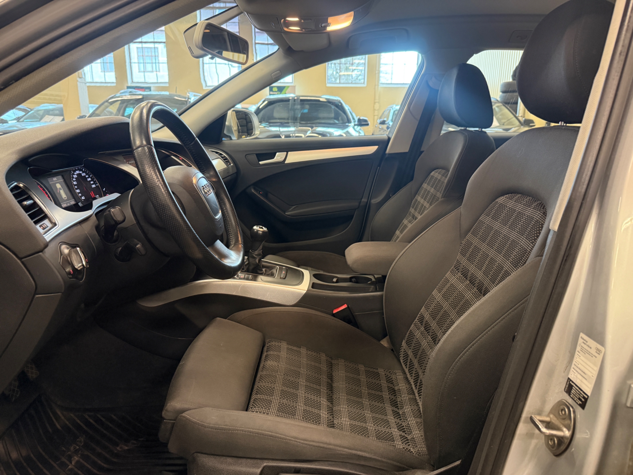 Audi A4 2012, bild 4/44