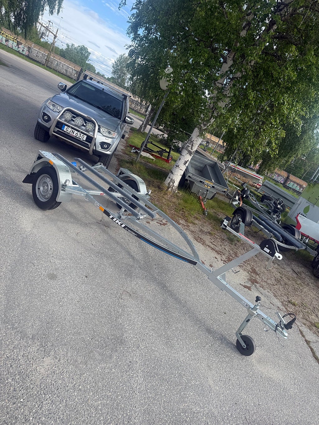 Tiki JS750-R Vattenskotersläp 