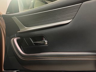 SUV Mazda CX-80 19 av 26