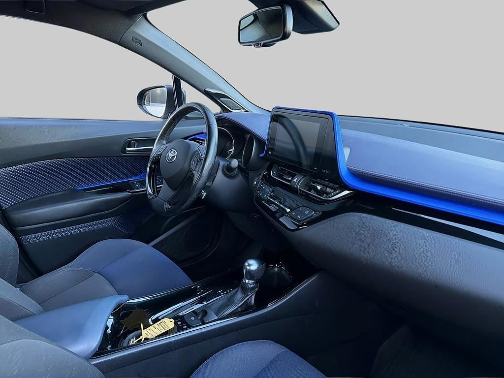 Toyota C-HR 2017 - miniatyr 6