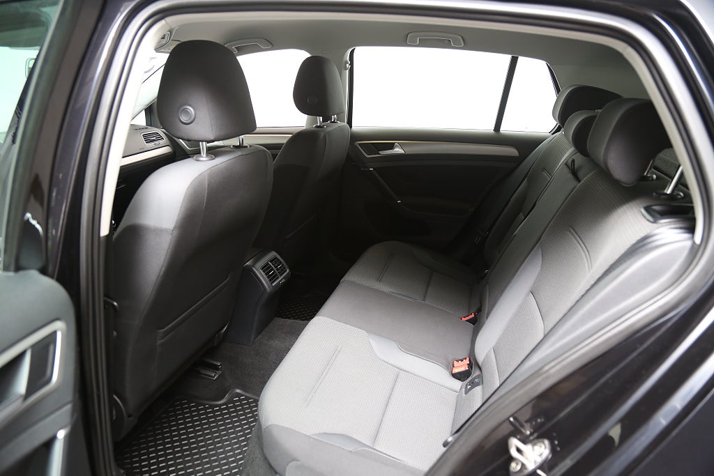 Volkswagen Golf 1,2 TSI 110hk 5-dörrar CarPlay P-sensor 2016