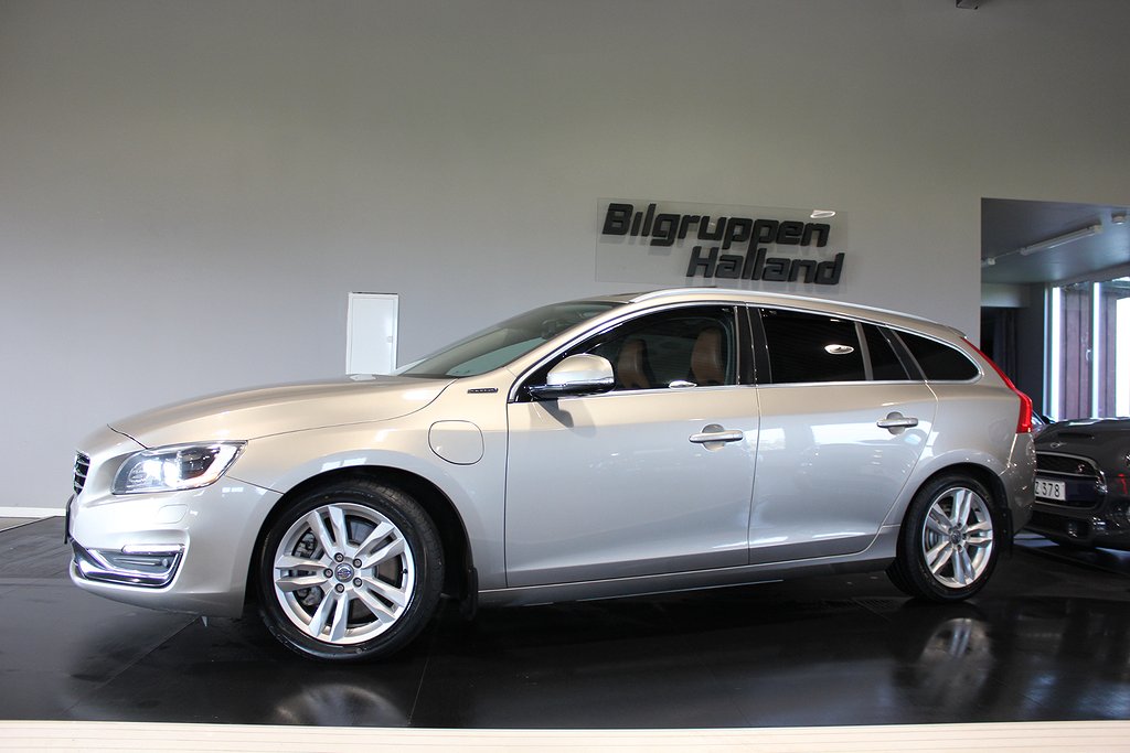 Volvo V60 D6 Plug-in Hybrid AWD Summum Taklucka Blis Drag