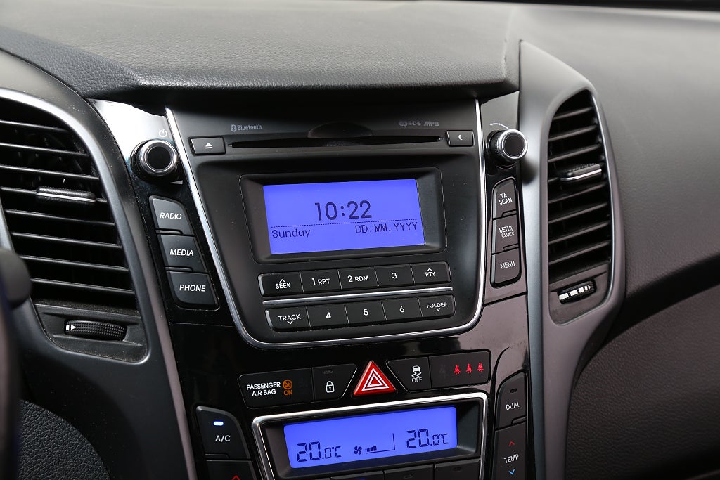 Hyundai i30 1,6 CRDi 136hk GO! Edition Kombi Motorvärmare Dragkrok 2017