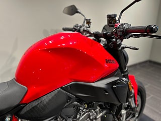 Ducati Monster V2 Plus DQS/ Termignoni slip-on / Endast 214 mil!